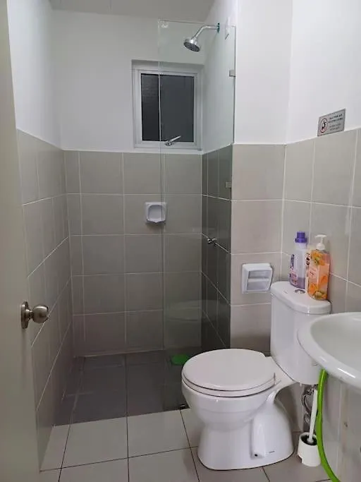 Homestay Klia Putrajaya Sepang Kampong Bekoh 0*,  Malaysia